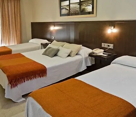 Oasis Hotel 2*